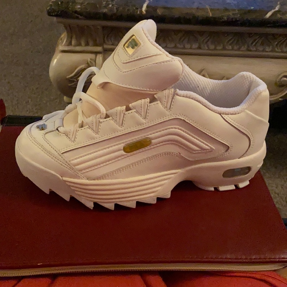 W’s New D Fila shoes 8.5